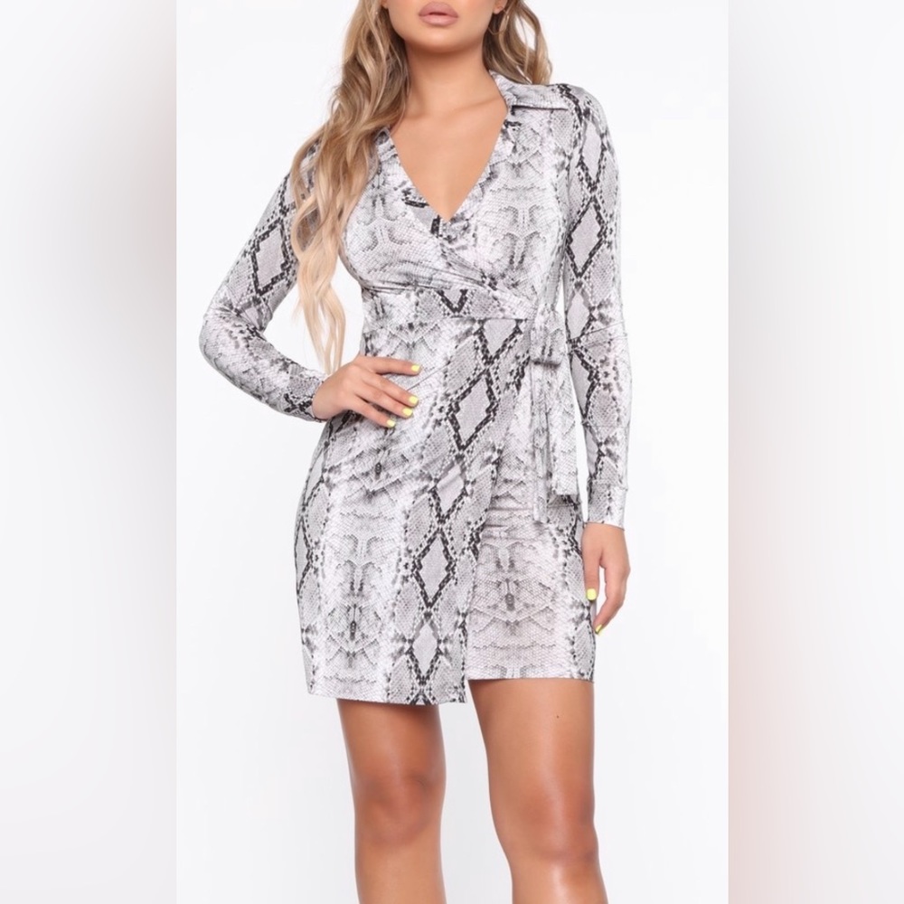 Short snake print dress, size small